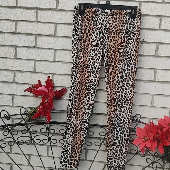 in love with Derek Pants - Leopard Leggings